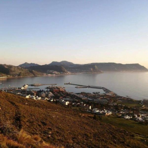 Spectacular 2 bedroom apartment in Simon's Town.